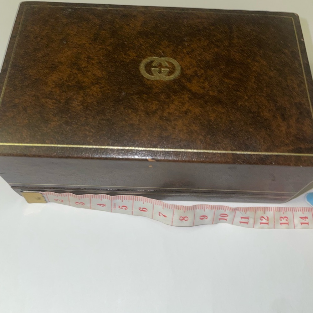 VINTAGE Gucci Gold Watch with Colorful Bezels - Picture 4 of 4